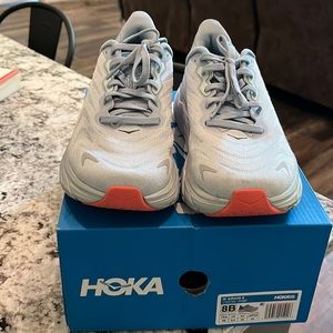 Women’s hoka running